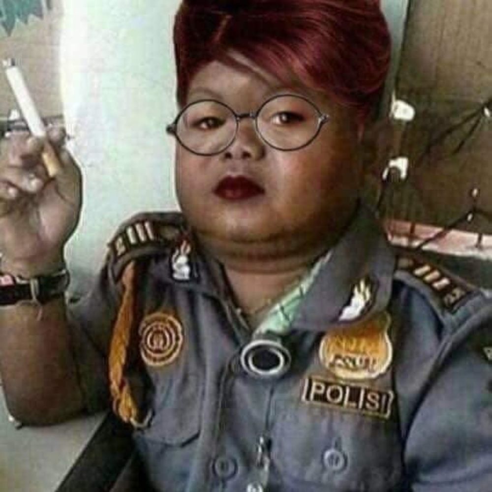 Meet your Posher, Ebony